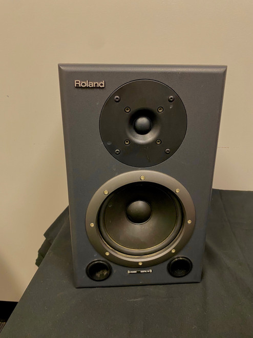 Vist Large View of Product Image Which is Used Roland DS90 POWERED MONITOR Powered Studio Monitor