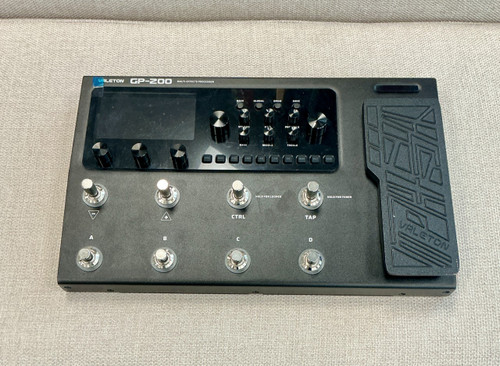 Vist Large View of Product Image Which is Used Valeton GP-200 Floorboard Effect