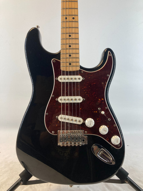 Vist Large View of Product Image Which is Used Fender 1996 FENDER STRATOCASTER Electric Guitar Black 6-String