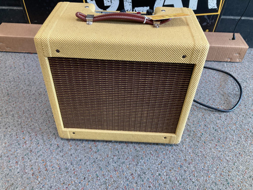 Vist Large View of Product Image Which is Used Mojotone 5W CHAMP Tube Combo Amplifier