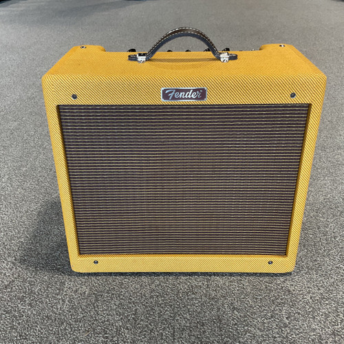 Vist Large View of Product Image Which is Used FENDER BLUES JUNIOR LTD Amplifier