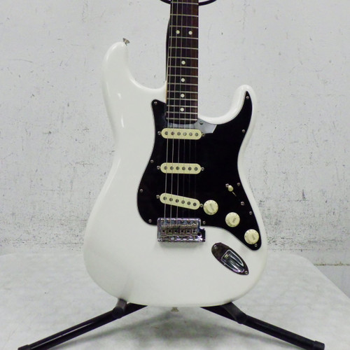 Vist Large View of Product Image Which is Used Fender american Standard Stratocaster S Type Electric Guitar White 6-String