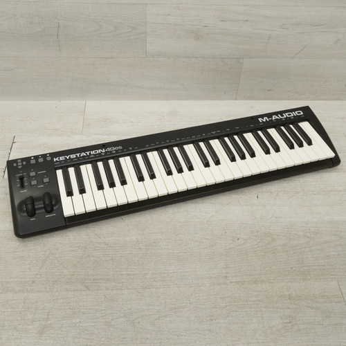 Vist Large View of Product Image Which is Used M-audio Keystation 49es 49-key Controller