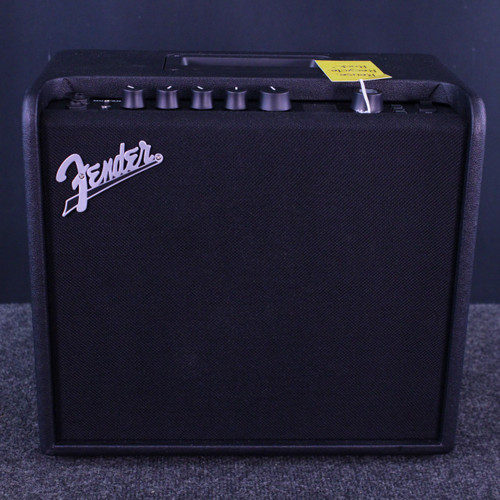 Vist Large View of Product Image Which is Used Fender MUSTANG LT25 1 x 8 Solid State Amplifier 1 x 8