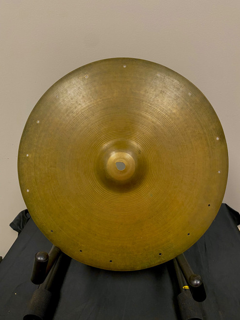 Vist Large View of Product Image Which is Used Zildjian 16 IN VINTAGE THIN AVEDIS CRASH Crash Cymbal 16"