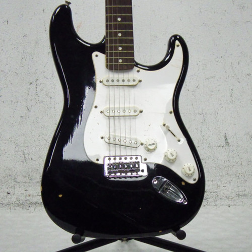 Vist Large View of Product Image Which is Used Squier AFFINITY STRAT S Type Electric Guitar Red 6-String