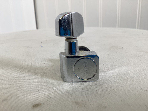 Vist Large View of Product Image Which is Used Fender MEXICO STRAT/TELE CHROME TUNING KEYS Guitar Hardware
