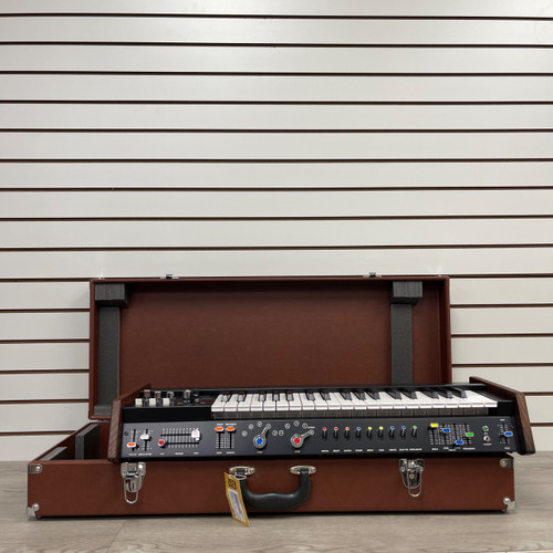 Vist Large View of Product Image Which is Used Korg MINIKORG700S W/AC + HARDCASE Compact Synthesizer Compact