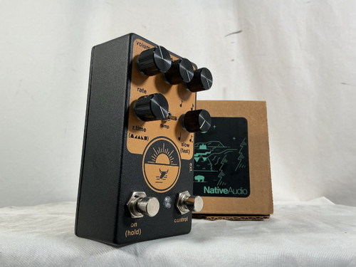 Vist Large View of Product Image Which is Used NATIVE AUDIO RISING SUN TREMOLO Tremolo Pedal