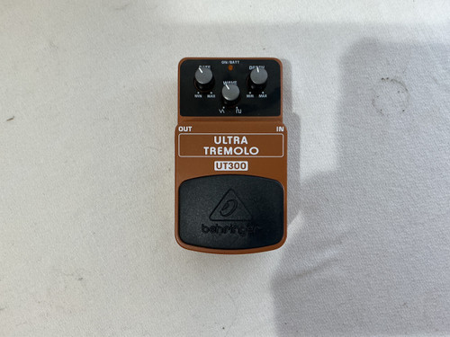 Vist Large View of Product Image Which is Used Behringer UT300 Tremolo Pedal