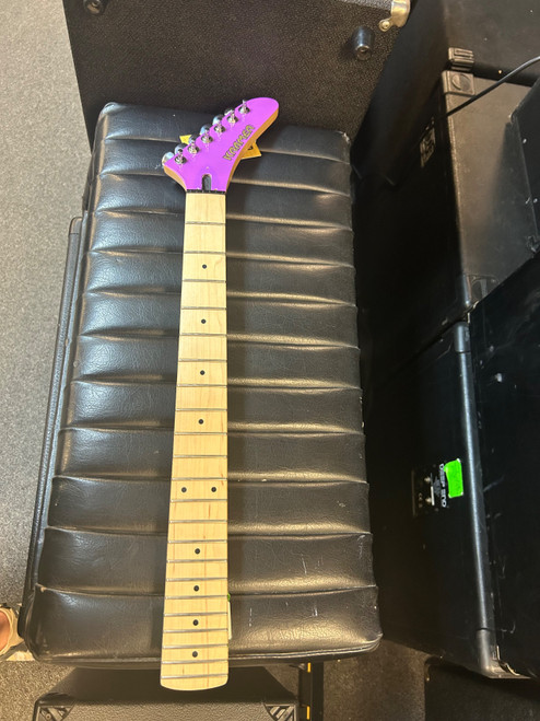 Vist Large View of Product Image Which is Used Kramer BARETTA NECK Guitar