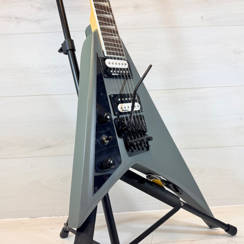 Vist Large View of Product Image Which is Used Jackson JS32L LEFT HANDED Pointy Electric Guitar Silver/Gray 6-String