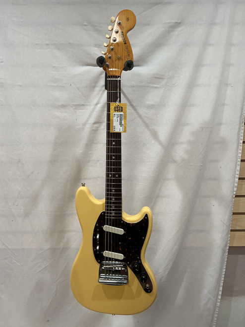 Vist Large View of Product Image Which is Used Fender MUSTANG 2012 Double Cut Electric Guitar White 6-String