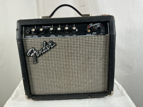 Vist Large View of Product Image Which is Used Fender FRONTMAN 15G 1 x 5 Solid State Amplifier 1 x 5