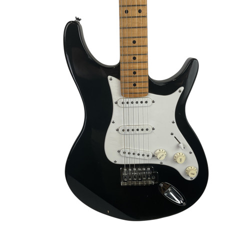 Vist Large View of Product Image Which is Used Behringer BEHRINGER STRATOCASTER Electric Guitar Black 6-String