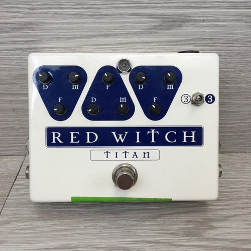 Vist Large View of Product Image Which is Used Red Witch TITAN DELAY GUITAR PEDAL Delay Pedal