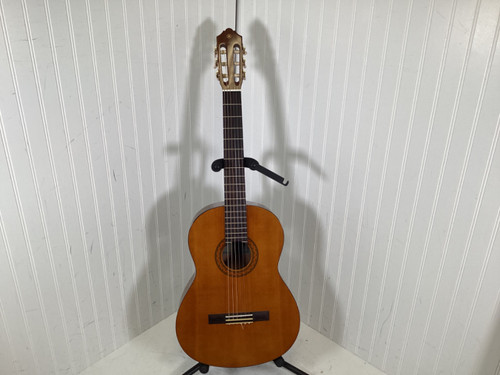 Vist Large View of Product Image Which is Used Yamaha C40 Laminate Top Acoustic Guitar Natural