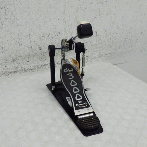 Vist Large View of Product Image Which is Used DW 3000 Kick Drum Pedal