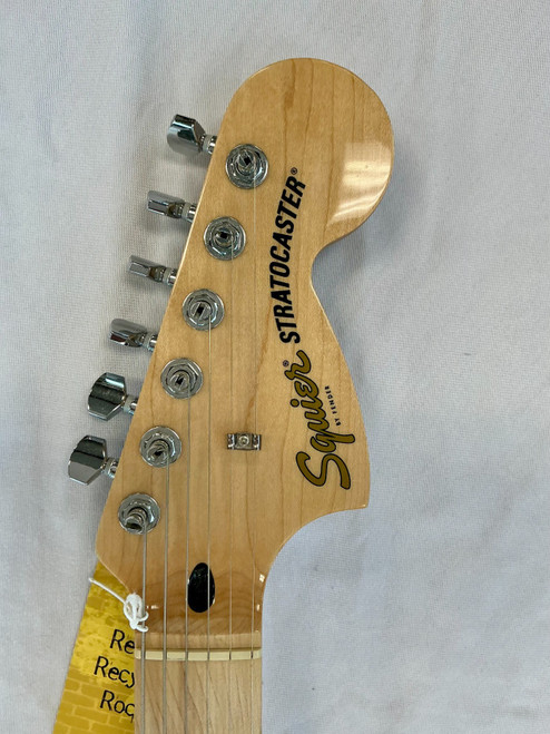 Vist Large View of Product Image Which is Used 2021 Squier AFFINITY STRAT S Type Electric Guitar White 6-String