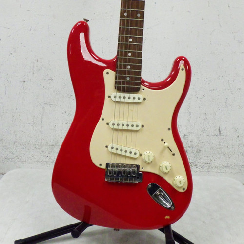 Vist Large View of Product Image Which is Used Squier Affinity Strat S Type Electric Guitar Red 6-String