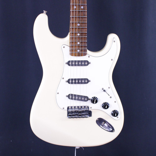 Vist Large View of Product Image Which is Used Fender STRAT 72 REISSUE JAPAN ST71-85SC S Type Electric Guitar White 6-String