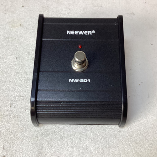 Vist Large View of Product Image Which is Used NEEWER NW-201 A/B/Y Switch