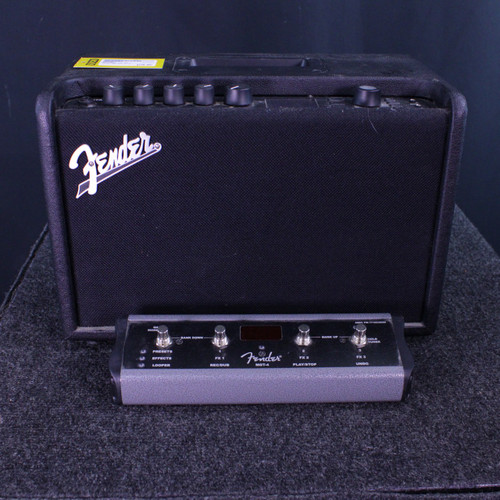 Vist Large View of Product Image Which is Used Fender MUSTANG GT-40 1 x 8 Solid State Amplifier 1 x 8