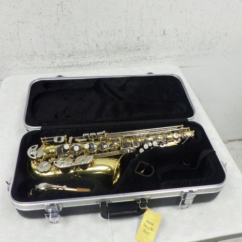 Vist Large View of Product Image Which is Used Giardinelli  Alto Saxophone