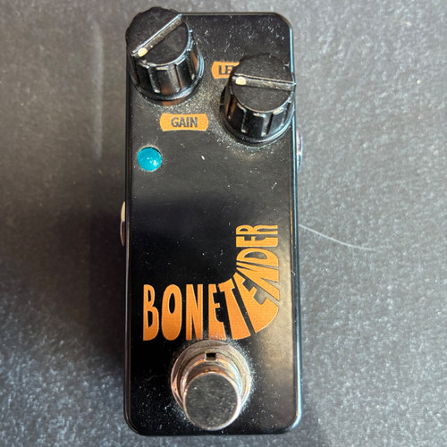 Vist Large View of Product Image Which is Used Lovepedal BONETENDER Fuzz Pedal