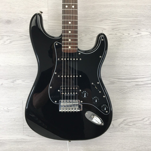 Vist Large View of Product Image Which is Used Fender MIM STRATOCASTER 2000 W/SD S Type Electric Guitar Black 6-String