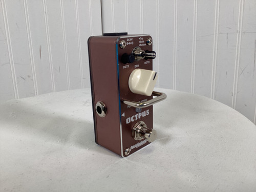Vist Large View of Product Image Which is Used Tomsline Engineering AOS-3 OCTPUS Octave Pedal