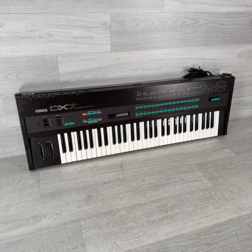 Vist Large View of Product Image Which is Used Yamaha Vintage DX7 Synthesizer - 61-key