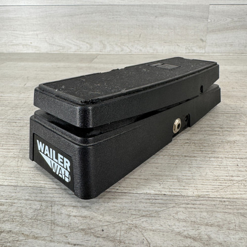 Vist Large View of Product Image Which is Used Electro-Harmonix Wailer Wah Pedal