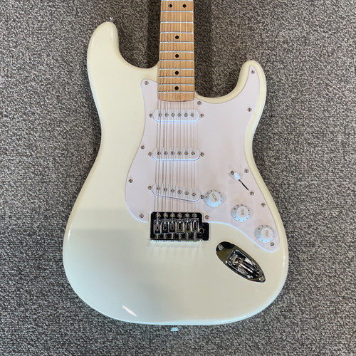 Vist Large View of Product Image Which is Used SQUIER BULLET STRATOCASTER Electric Guitar