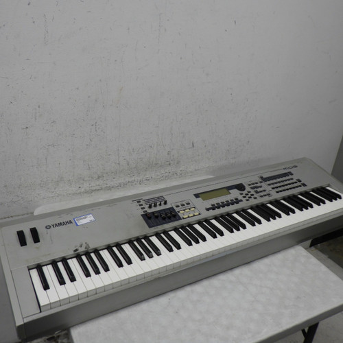 Vist Large View of Product Image Which is Used Yamaha MO8 Vintage 88-Key Synthesizer 88-key