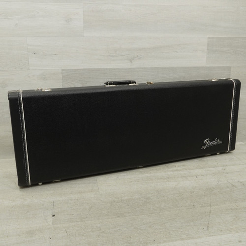 Vist Large View of Product Image Which is Used Fender Classic Series Hardshell Guitar Case