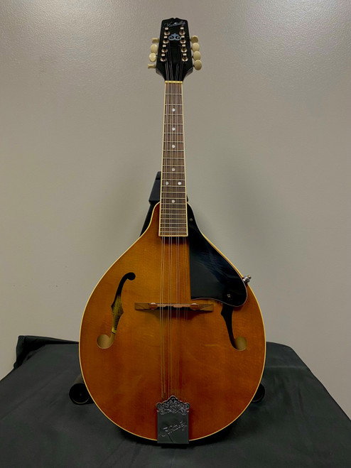Vist Large View of Product Image Which is Used Kentucky KM-250S MANDOLIN/SOLID WOOD Mandolin