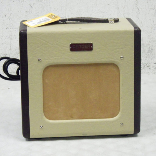 Vist Large View of Product Image Which is Used Fender CHAMPION 600 1 x 5 Tube Combo Amplifier 1 x 5