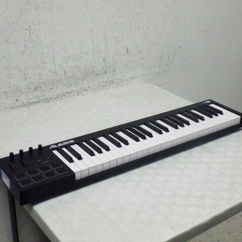 Vist Large View of Product Image Which is Used Alesis V49 49-Key Controller 49-Key