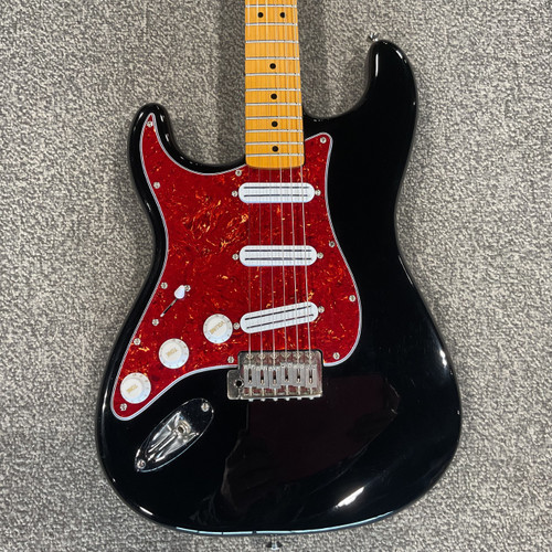 Vist Large View of Product Image Which is Used SQUIER LEFT-HANDED CLASSIC VIBE STRATOCASTER Electric Guitar