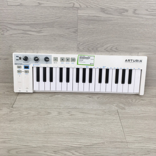 Vist Large View of Product Image Which is Used Arturia KEYSTEP Compact Controller Compact