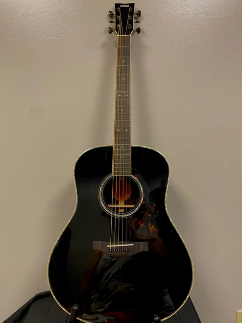 Vist Large View of Product Image Which is Used Yamaha LL16D Solid Top Acoustic Guitar Black