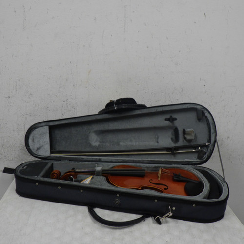 Vist Large View of Product Image Which is Used Yamaha V-5 4/4 WITH CASE AND BOW Violin 4/4 Size