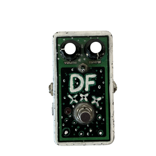 Vist Large View of Product Image Which is Used Devi Ever FX DISASTER FUZZ Distortion Pedal