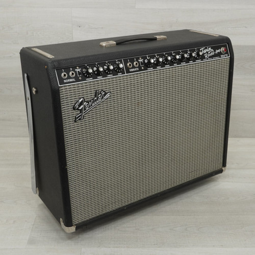 Vist Large View of Product Image Which is Used Fender '65 Twin Reverb - 2 x 12-inch 85-watt Tube Guitar Combo Amplifier