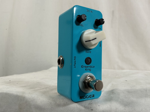 Vist Large View of Product Image Which is Used Mooer ENSEMBLE KING Chorus Pedal