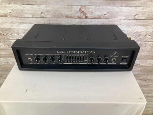 Vist Large View of Product Image Which is Used Behringer BXD3000H Bass Amplifier Head