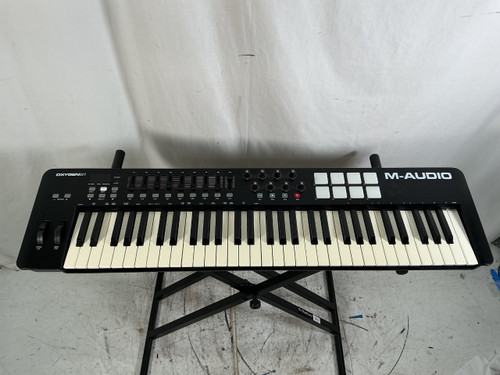Vist Large View of Product Image Which is Used M-Audio OXYGEN 61 61-Key Controller 61-Key