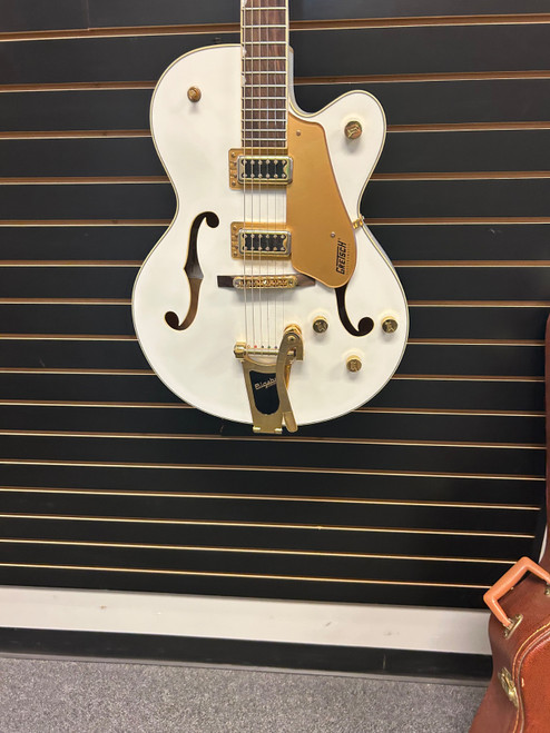 Vist Large View of Product Image Which is Used Gretsch G5420TG Semi-Hollow Electric Guitar White 6-String