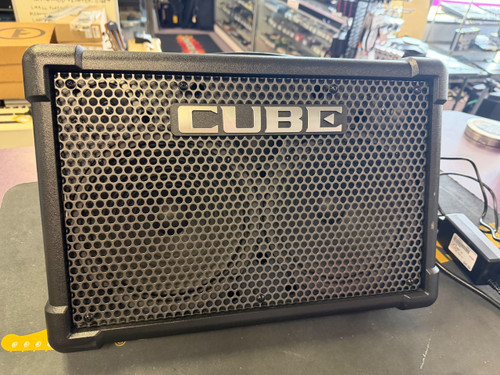 Vist Large View of Product Image Which is Used Roland CUBE STREET EX Solid State Guitar Combo Other
